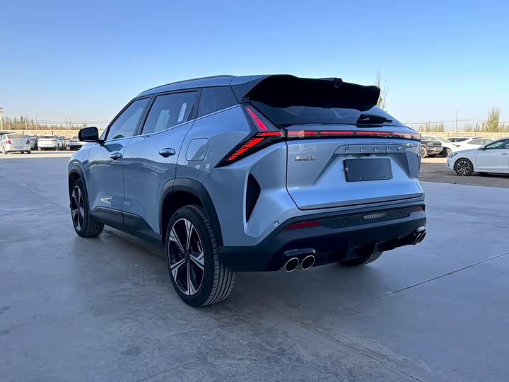 Фото 9 - Geely Atlas