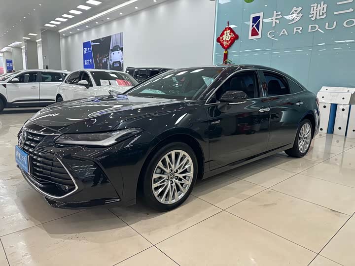 Photo 2 - Toyota Avalon