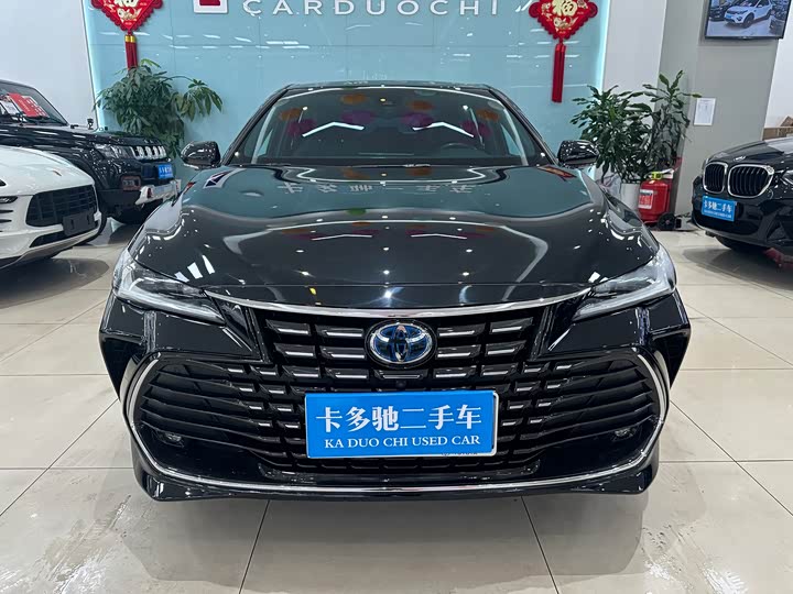 Photo 3 - Toyota Avalon