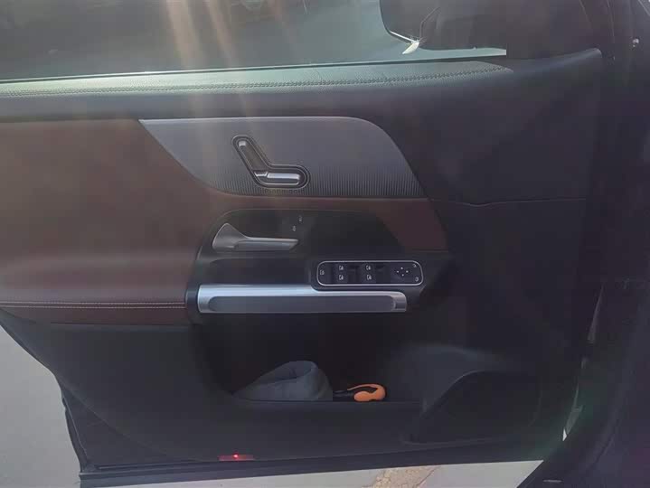 Фото 7 - Mercedes-Benz GLB-Class