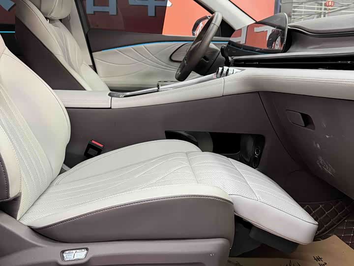 Фото 9 - Exeed RX C-DM Hybrid