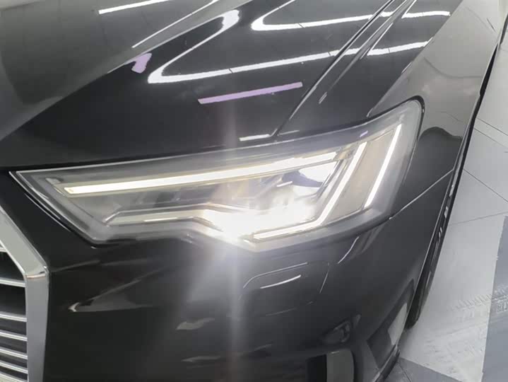 Фото 5 - Audi A6L