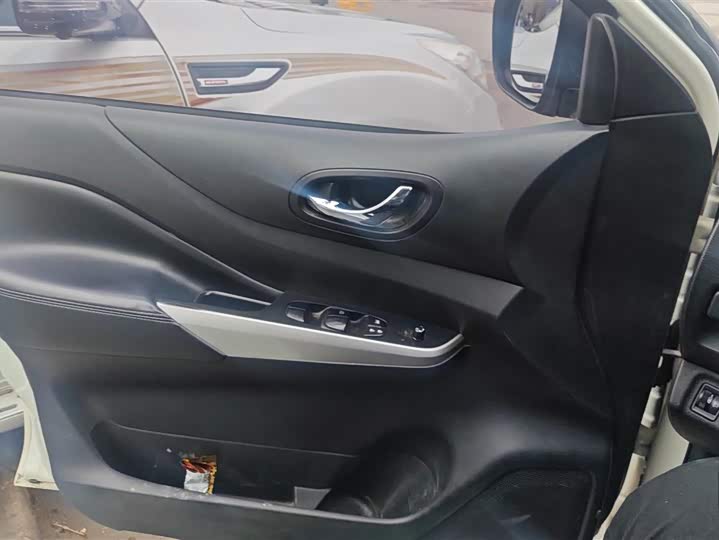 Фото 7 - Nissan Terra