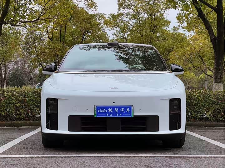 Фото 2 - LiXiang i6