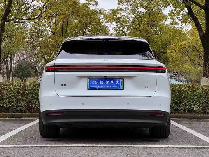 Фото 6 - LiXiang i6