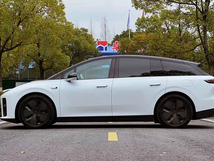 Фото 8 - LiXiang i6