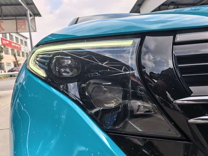 Фото 4 - Mercedes-Benz EQC