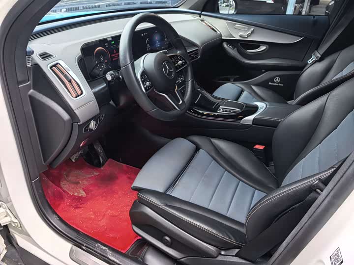 Фото 6 - Mercedes-Benz EQC