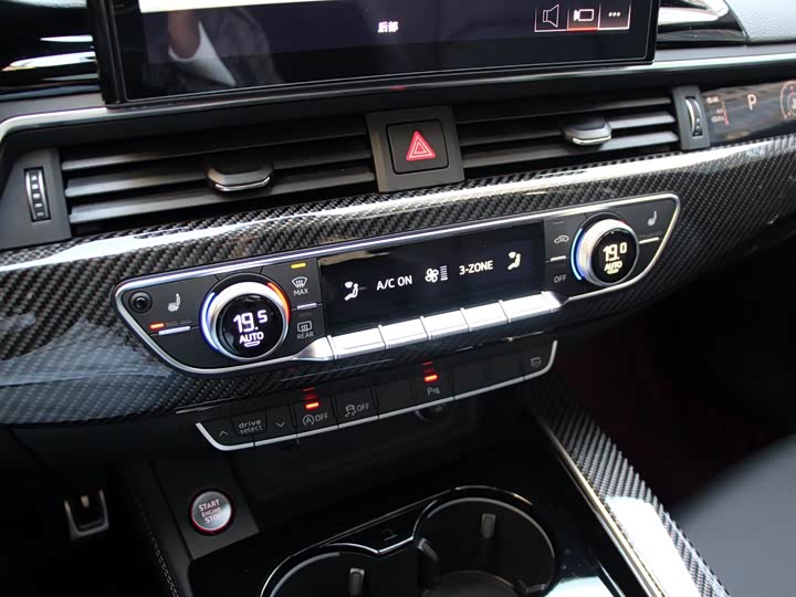 Фото 4 - Audi RS 4