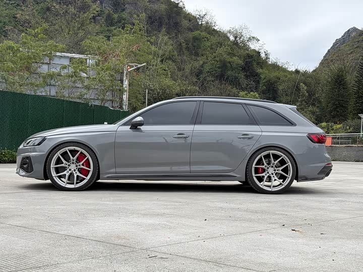 Фото 7 - Audi RS 4