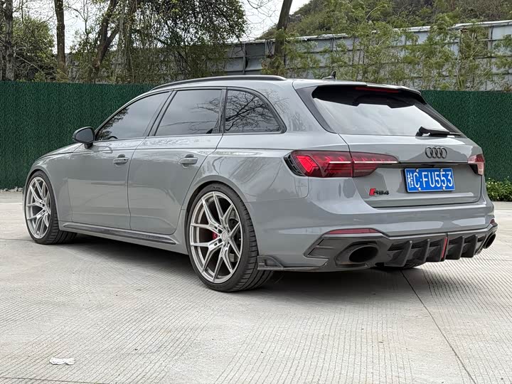 Фото 8 - Audi RS 4