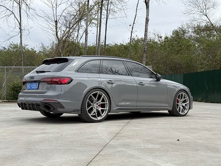 Фото 9 - Audi RS 4