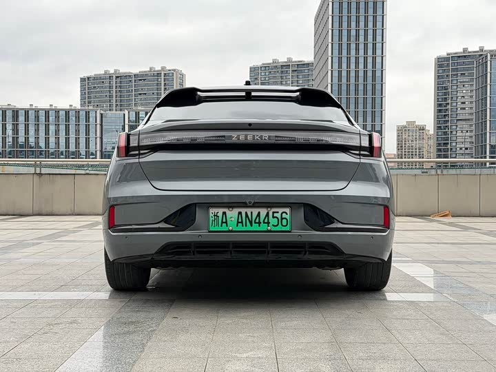Фото 6 - Zeekr 001