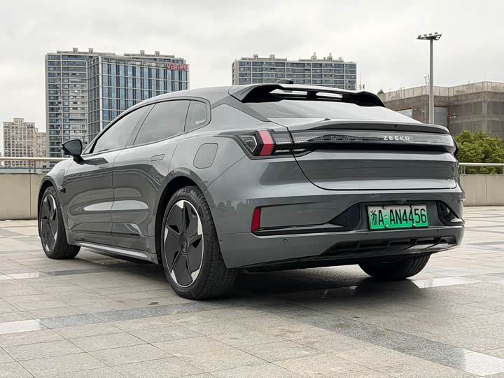 Фото 7 - Zeekr 001