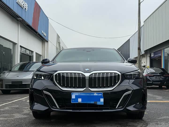 Фото 2 - BMW 5 Series