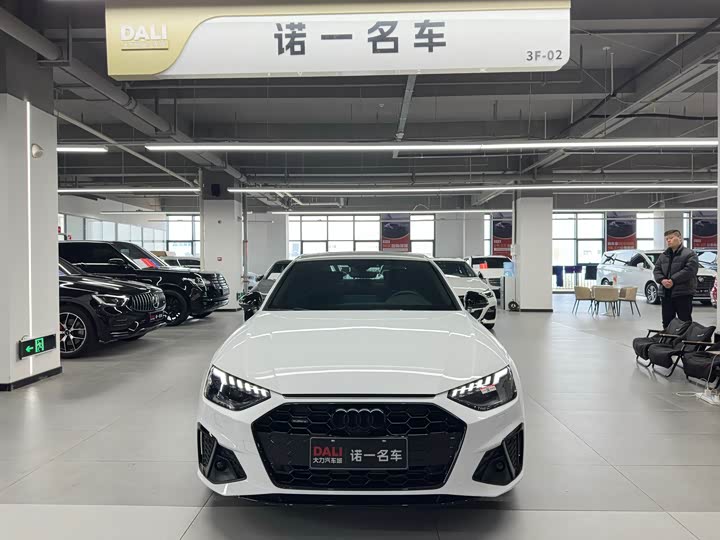 Фото 2 - Audi A4L