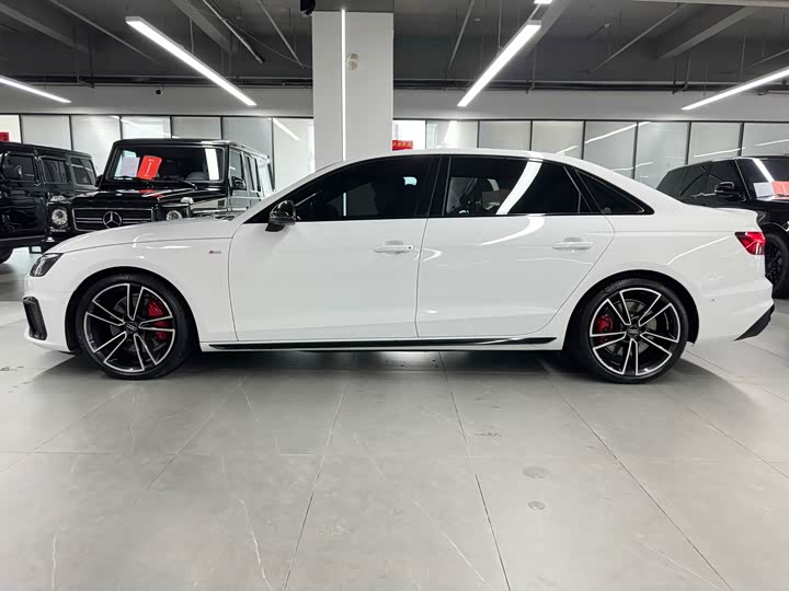 Фото 3 - Audi A4L