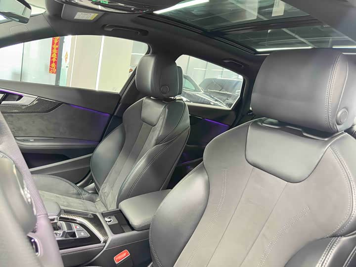 Фото 9 - Audi A4L