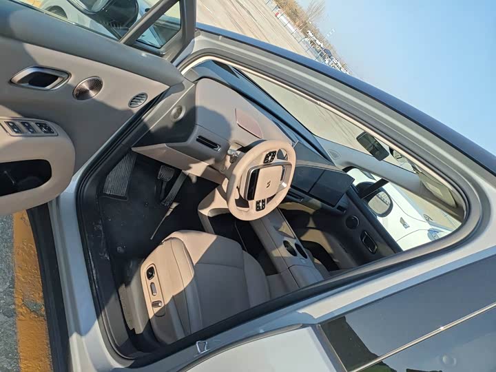 Фото 6 - LiXiang i8