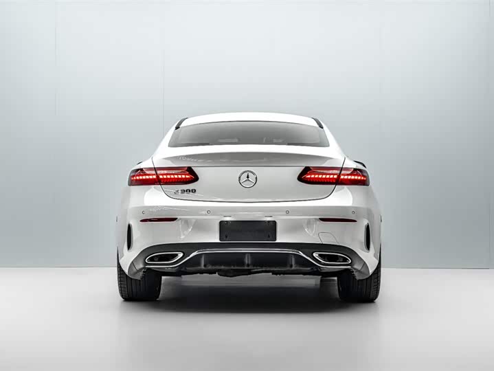 Фото 6 - Mercedes-Benz E-Class