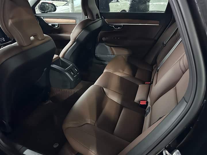 Фото 3 - Volvo S90