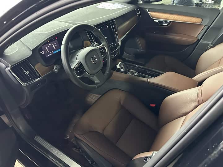 Фото 4 - Volvo S90