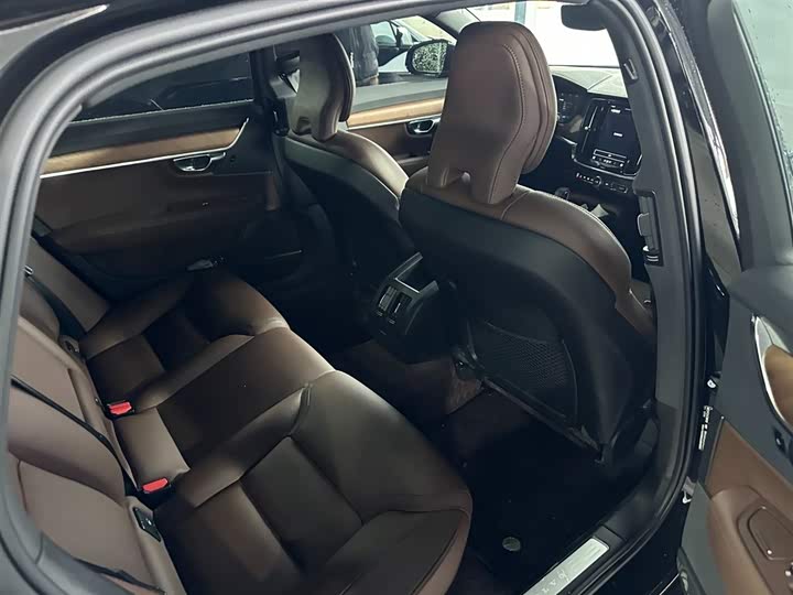 Фото 6 - Volvo S90