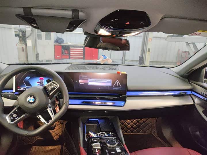 Photo 5 - BMW 5 Series