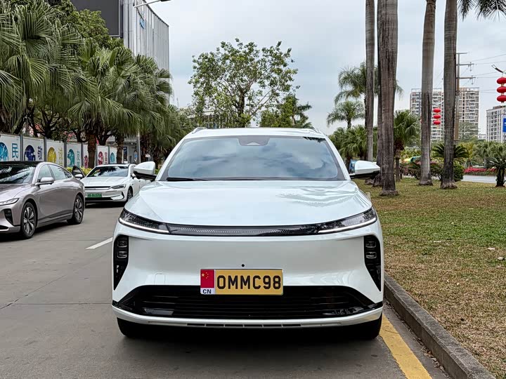 Photo 2 - Dongfeng Aeolus L8