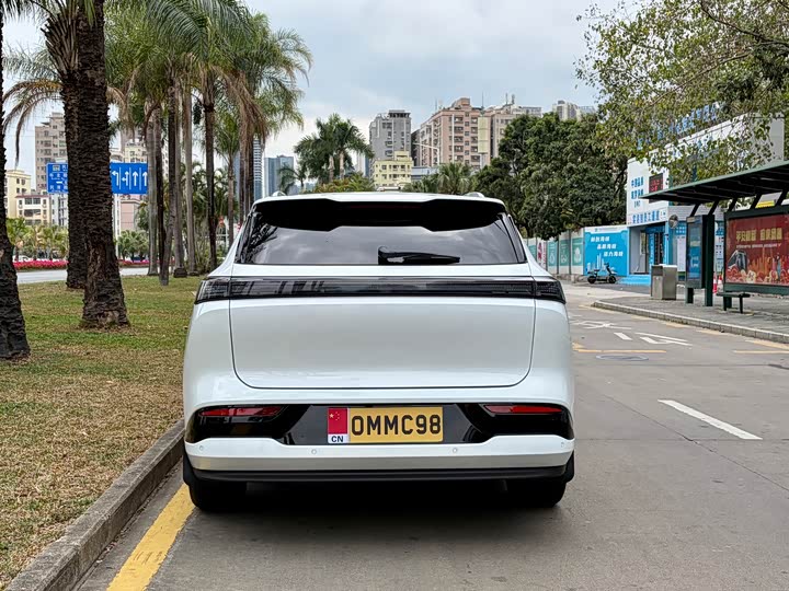 Photo 6 - Dongfeng Aeolus L8