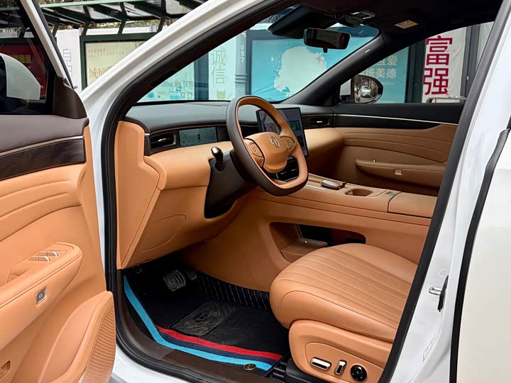 Photo 8 - Dongfeng Aeolus L8