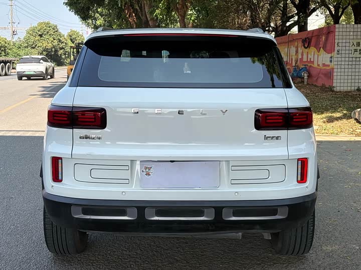 Фото 8 - Geely Icon