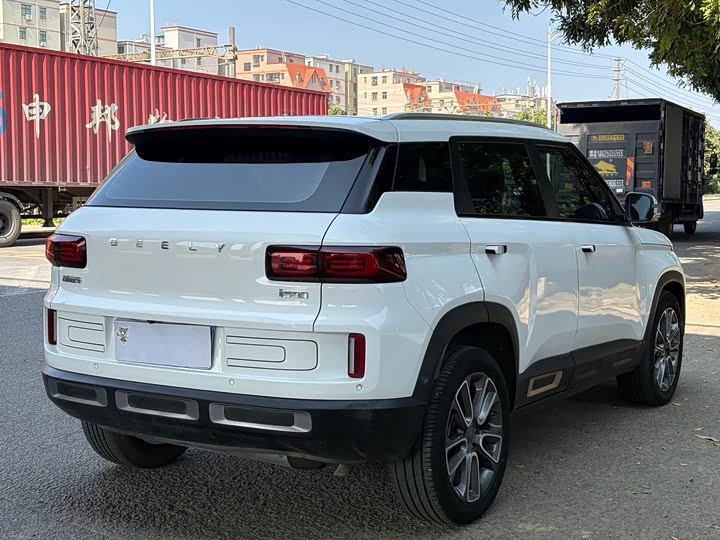 Фото 9 - Geely Icon