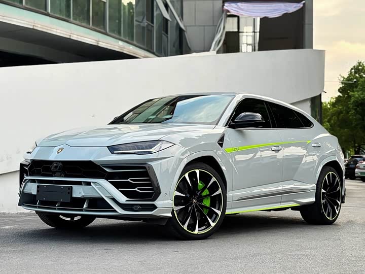 Фото 1 - Lamborghini Urus