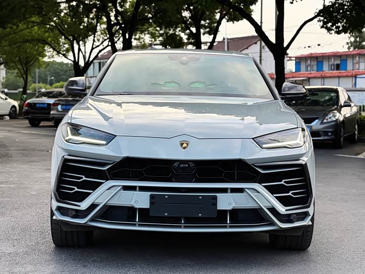 Фото 4 - Lamborghini Urus