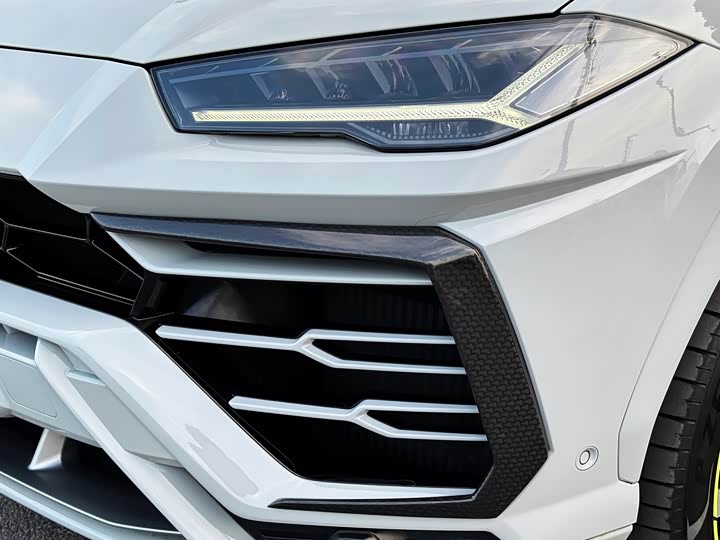 Фото 5 - Lamborghini Urus