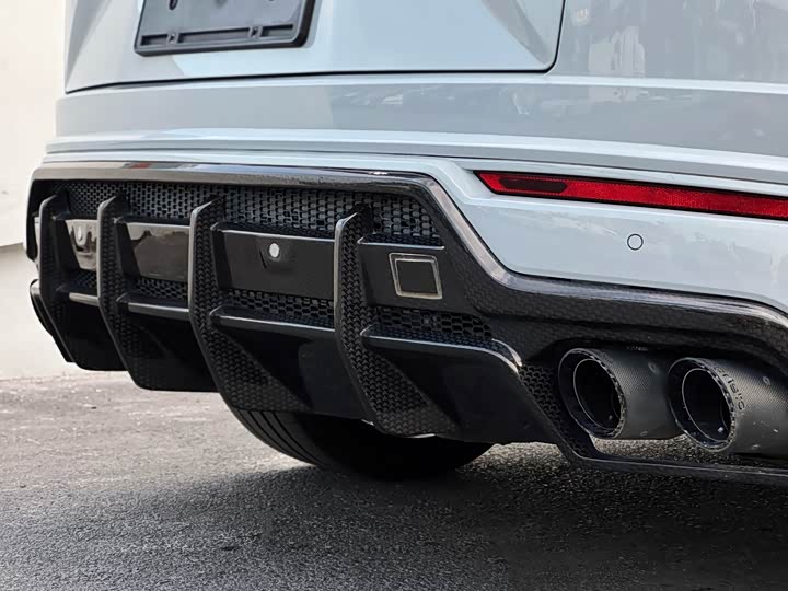 Фото 8 - Lamborghini Urus