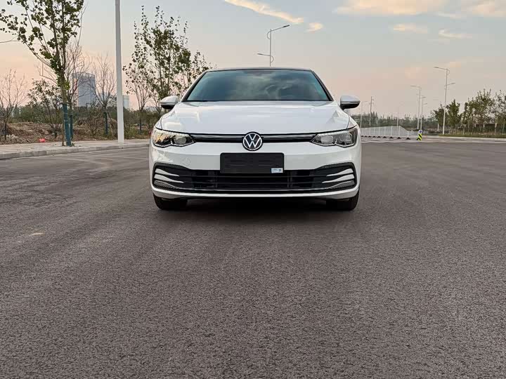 Фото 1 - Volkswagen Golf