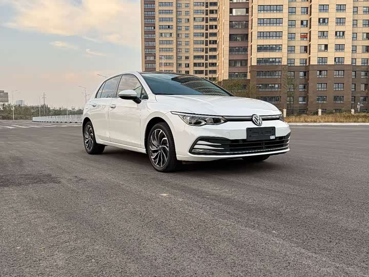 Фото 3 - Volkswagen Golf