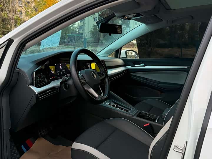 Фото 4 - Volkswagen Golf