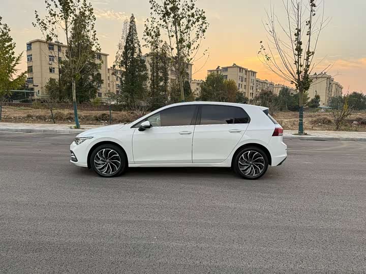 Фото 8 - Volkswagen Golf