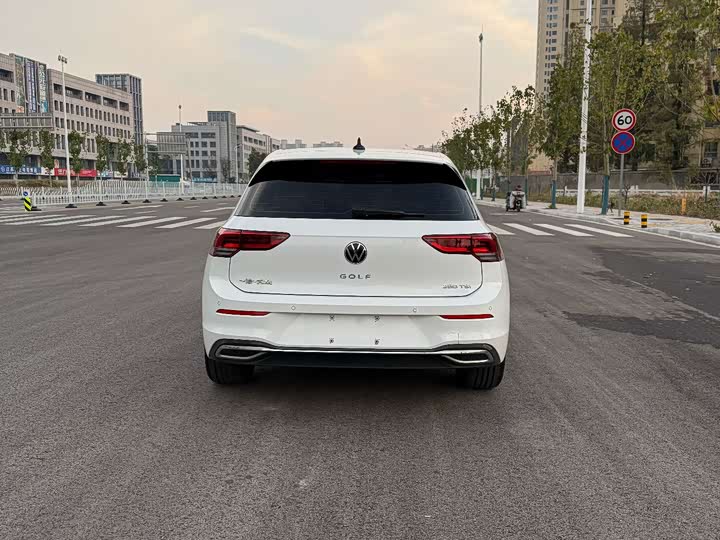 Фото 9 - Volkswagen Golf