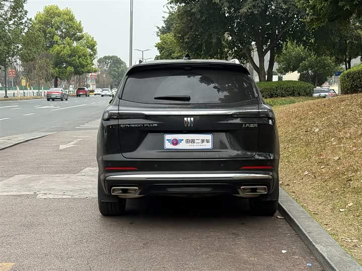 Photo 4 - Buick Envision Plus