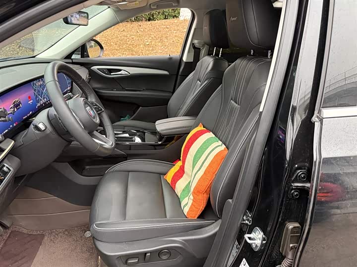 Photo 8 - Buick Envision Plus