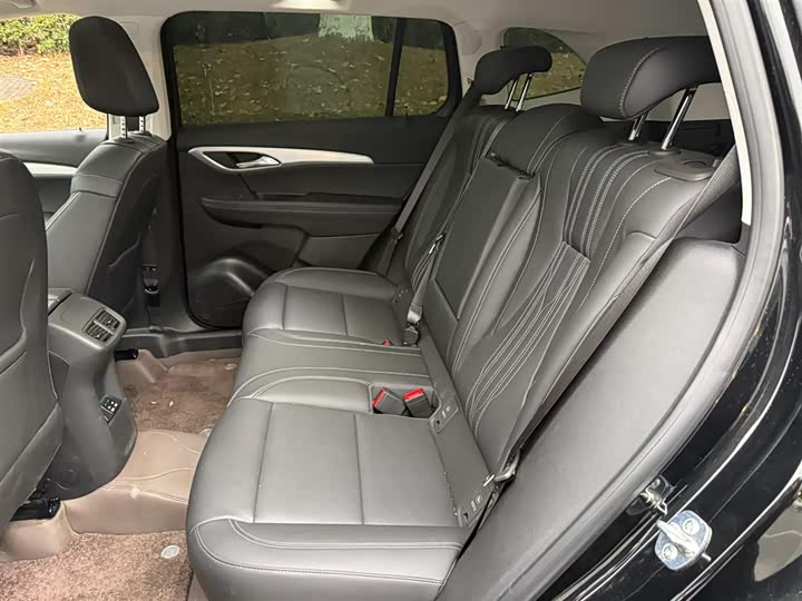 Photo 9 - Buick Envision Plus