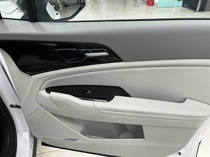 Фото 8 - Kia Sportage