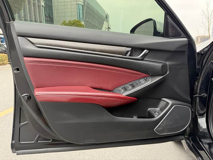 Photo 5 - Honda Inspire