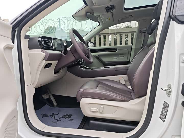 Фото 9 - Leapmotor C11