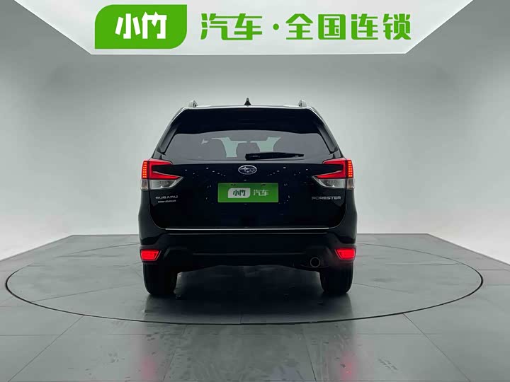 Фото 4 - Subaru Forester