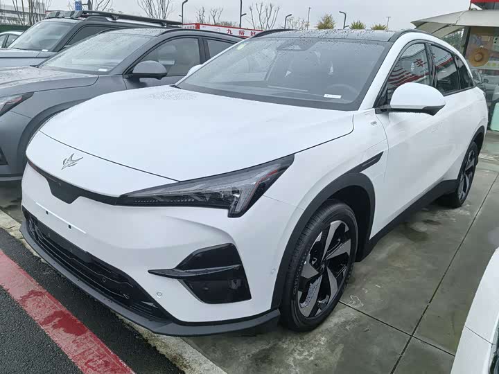 Фото 1 - BAIC Arcfox Alpha T5